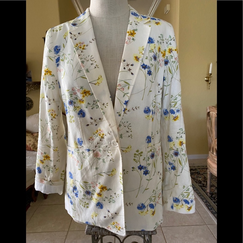 Loft Blazer Jacket Cream with Flowers Lined Button